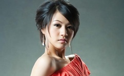 吸粉嫩插乳头公车内射教练